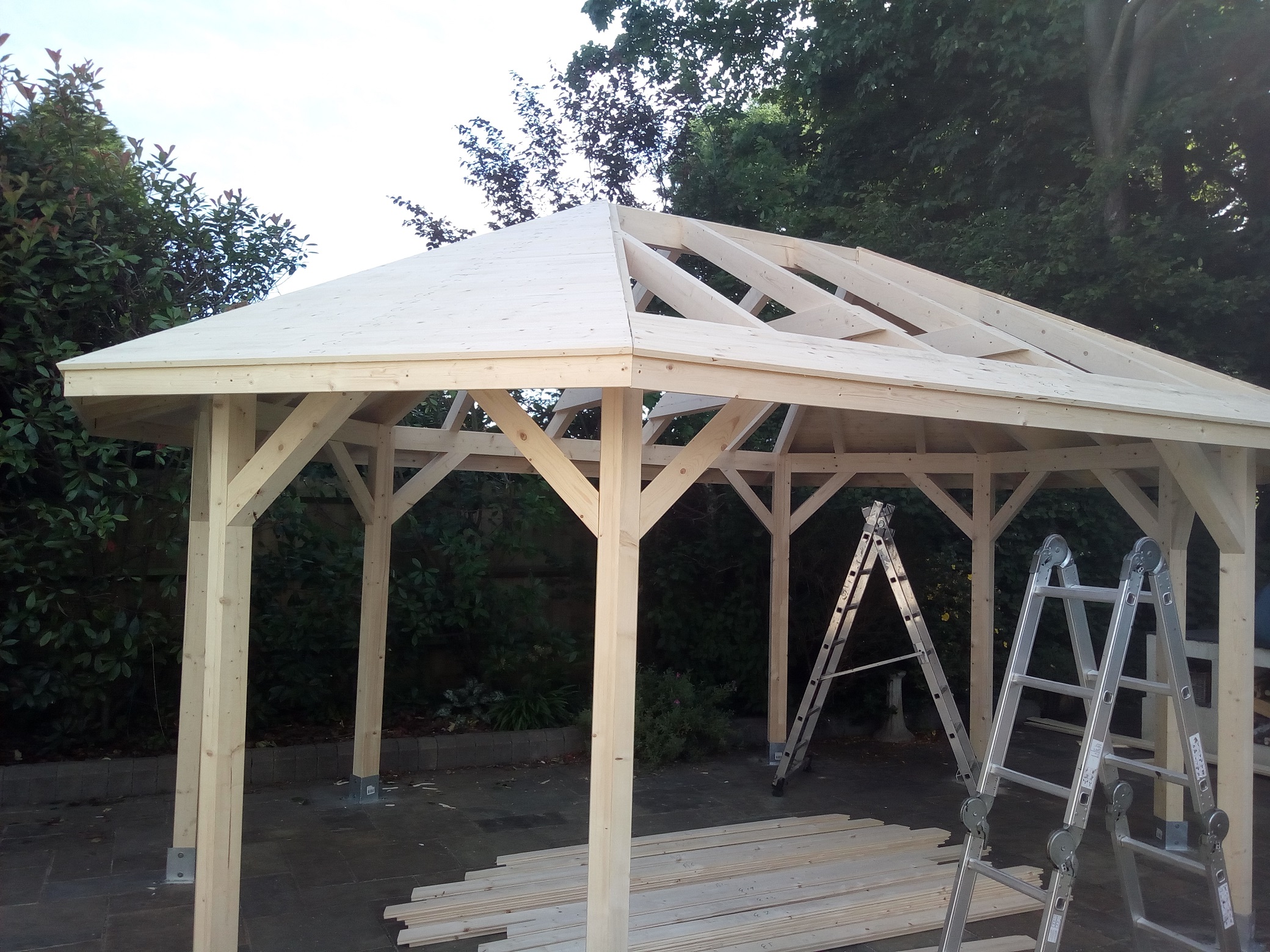 5m x 3.5m octagonal gazebo_1